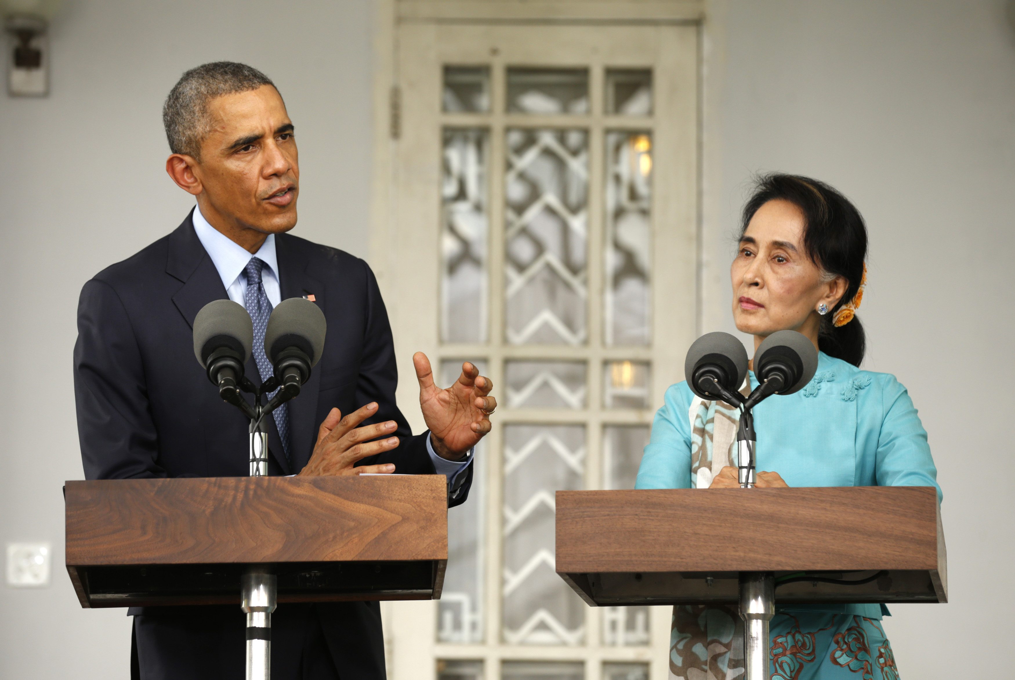 Ομπάμα: Πρέπει να γίνουν ελεύθερες και δίκαιες εκλογές στη Μιανμάρ
