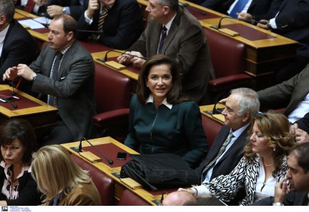 Μπακογιάννη: Με ανησυχία παρακολουθώ τις εξελίξεις στο ΠαΣοΚ