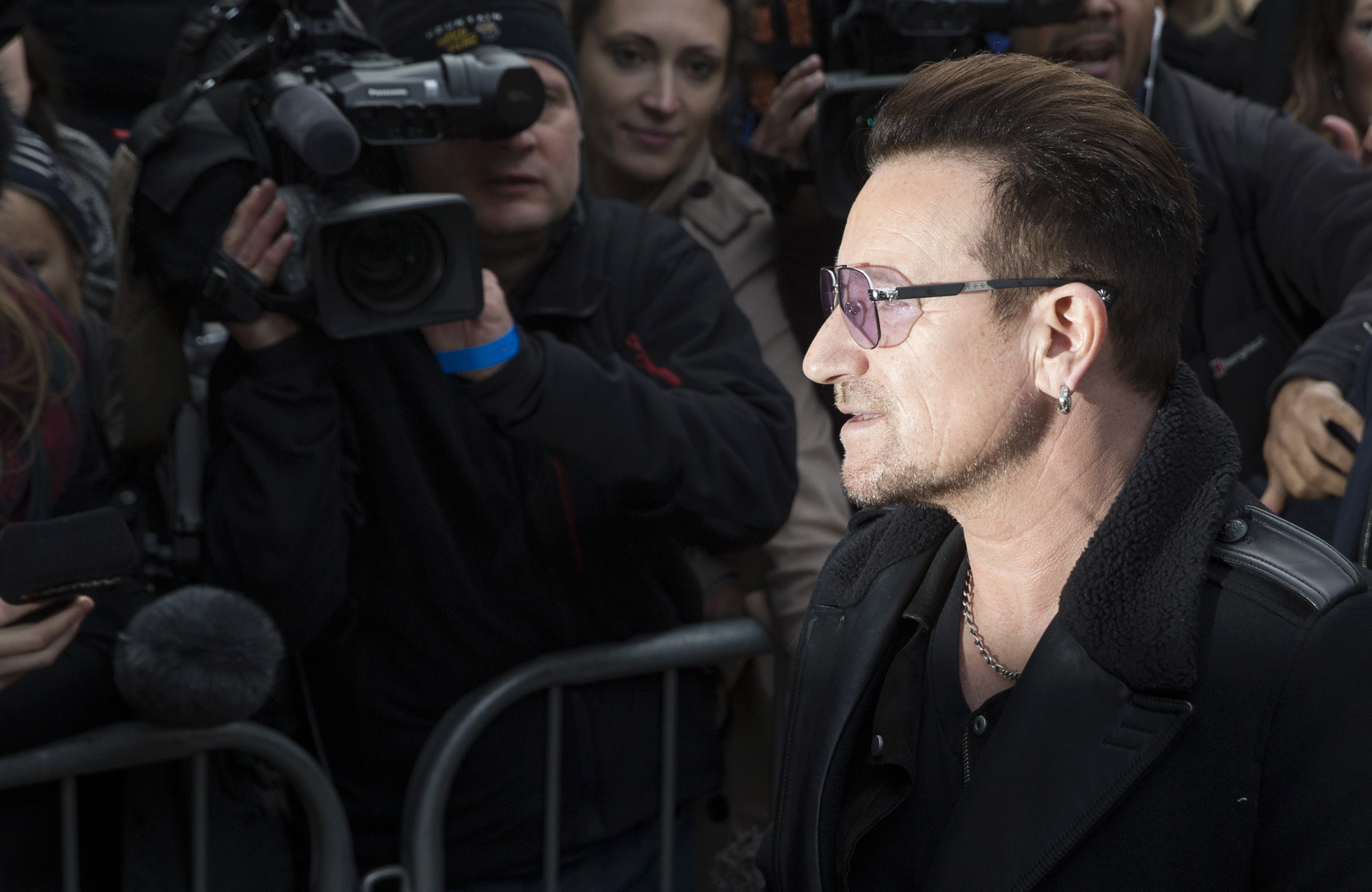 Σταρ του σινεμά και της μουσικής κατά του Έμπολα