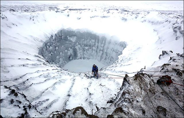 Πρώτη κατάβαση σε μυστηριώδη κρατήρα της Σιβηρίας