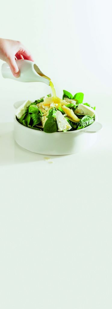 Σαλάτα με σπανάκι και καλαθάκι Λήμνου