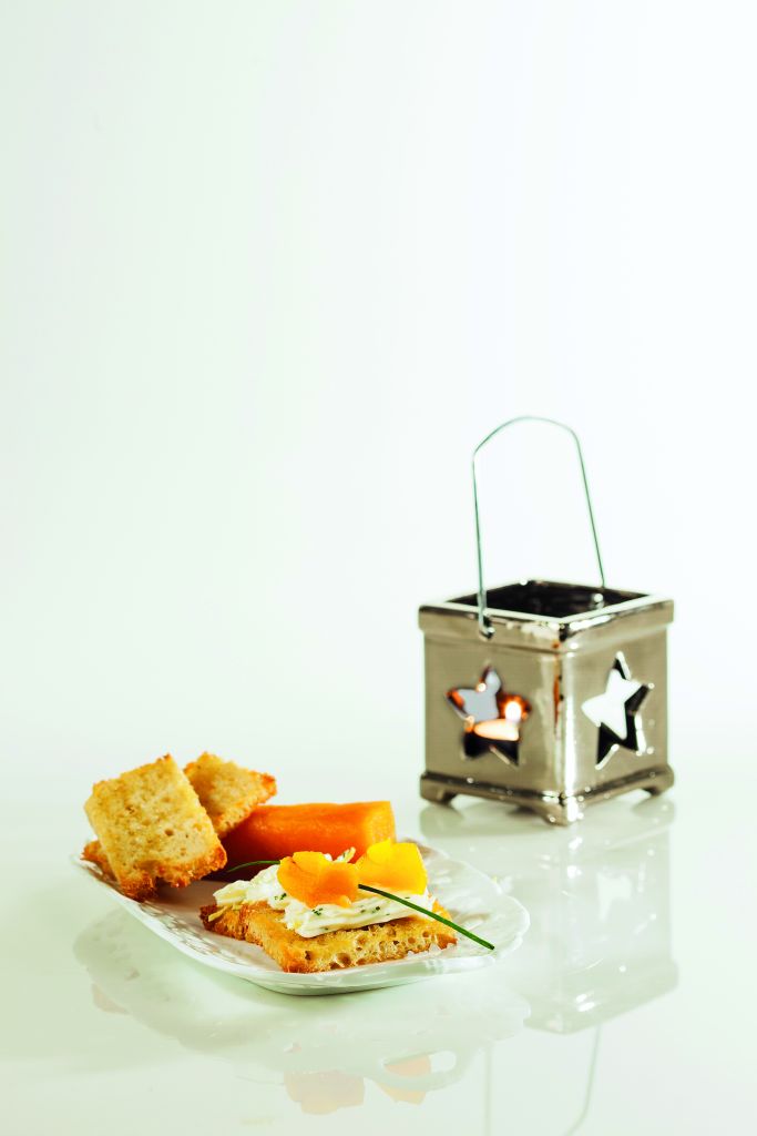 Κροστίνι με αβγοτάραχο Μεσολογγίου