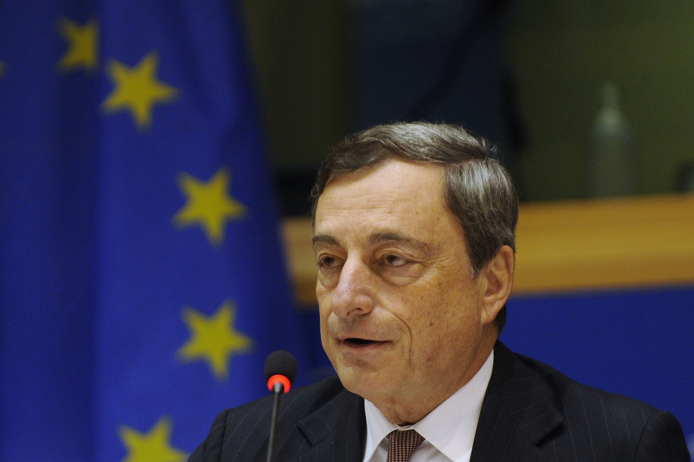 Ντράγκι: Η εποπτεία της ΕΚΤ δεν θα ευνοεί το shadow banking