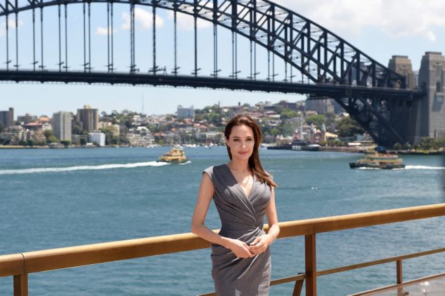 Αντζελίνα Τζολί: «Είμαι πολύ πιο ευτυχισμένη ως σκηνοθέτης»