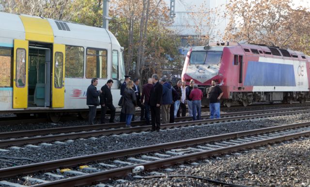 Freight train collides with suburban rail train in Rouf