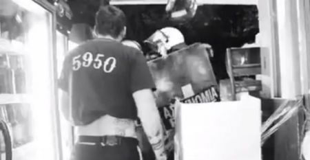 Εισαγγελέας για το «πλιάτσικο» των ΜΑΤ σε περίπτερο στα Εξάρχεια