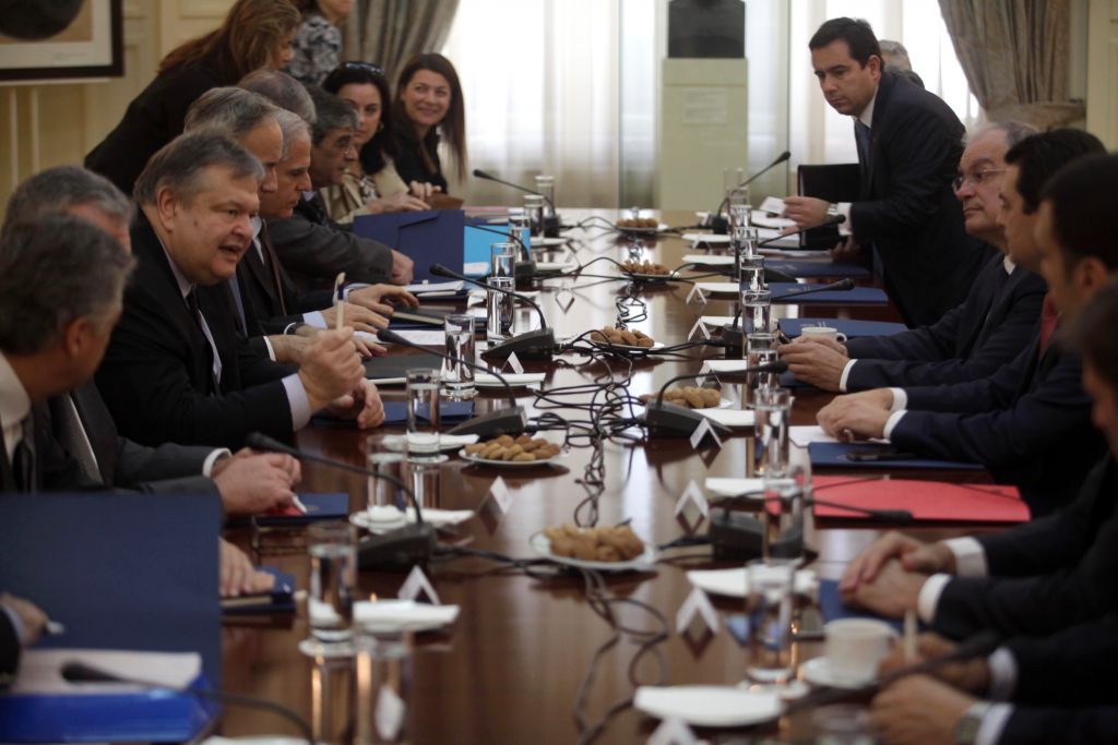 Διυπουργική προετοιμασία για το Ανώτατο Συμβούλιο με την Τουρκία