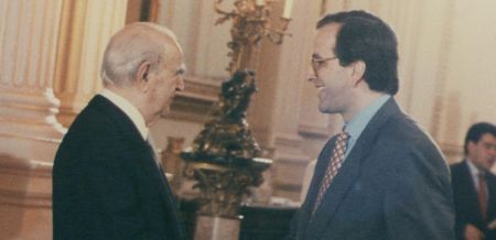 The great crisis of the Right wing