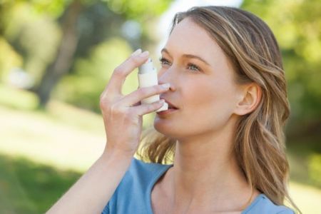 Η βιταμίνη D μειώνει στο μισό τις κρίσεις άσθματος