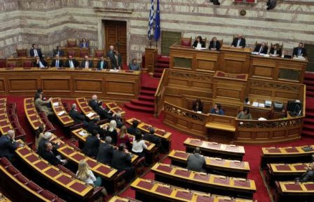 Σε άδεια αίθουσα ο προϋπολο­γισμός