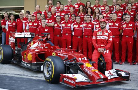 Στα γήπεδα και στην TV