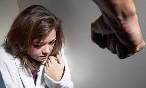 Θύματα του συζύγου η συντριπτική πλειονότητα κακοποιημένων γυναικών