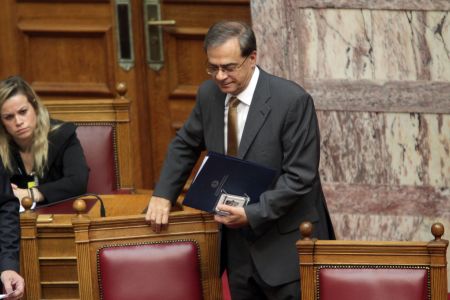 Χαρδούβελης: Δεν υπάρχει επίσημη θέση των εταίρων για παράταση του μνημονίου