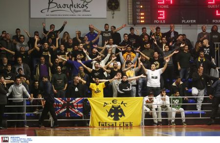 Στα γήπεδα και στην TV