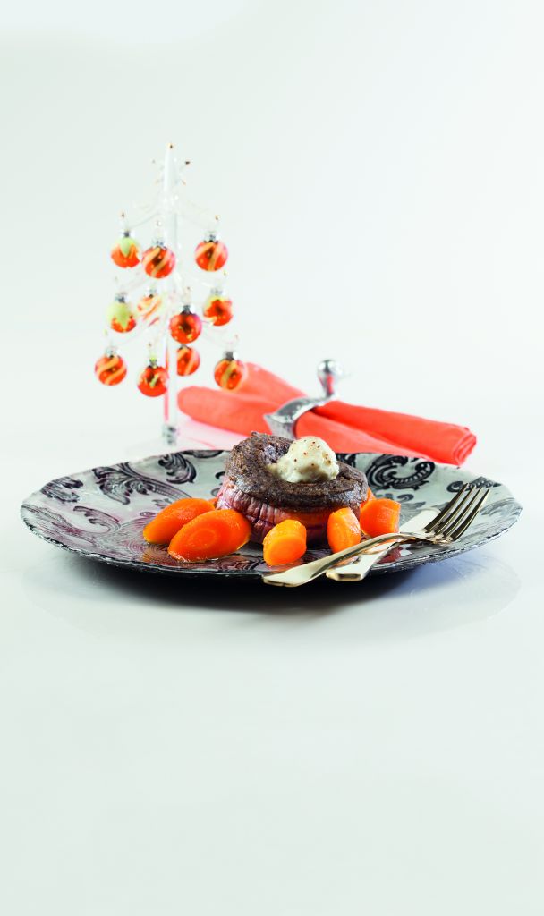 Μοσχαρίσια φιλετάκια με πουρέ από κρεμμύδι και μανιτάρια