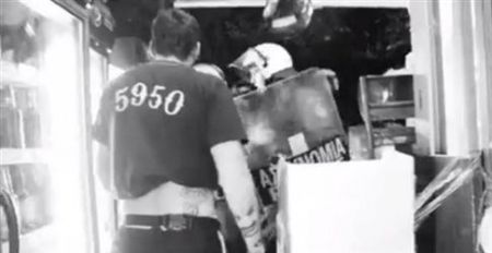 Η ΕΛ.ΑΣ. ψάχνει «όλο το βίντεο» για το «πλιάτσικο» στο περίπτερο