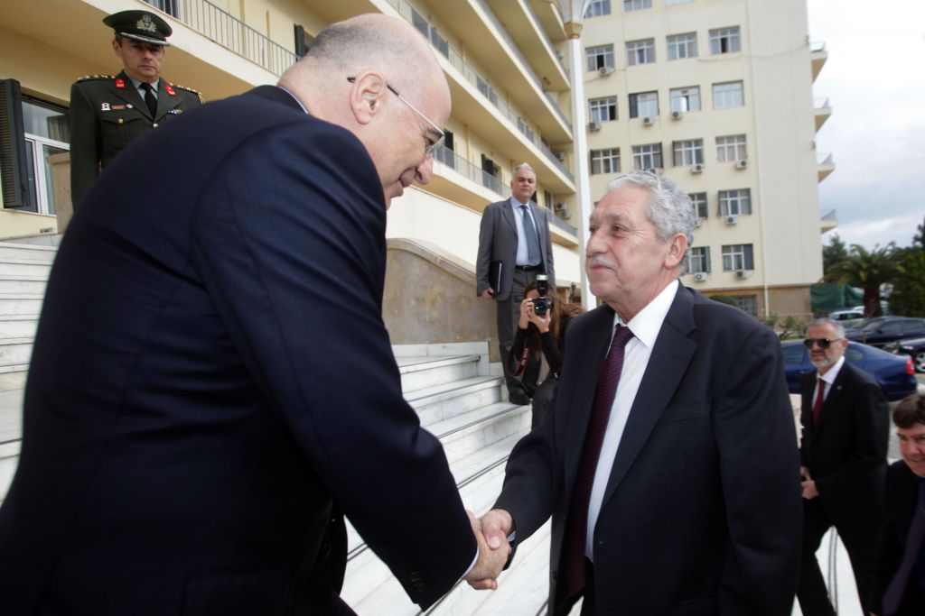 Οι προτεραιότητες του υπουργείου Αμυνας στη συζήτηση Κουβέλη-Δένδια