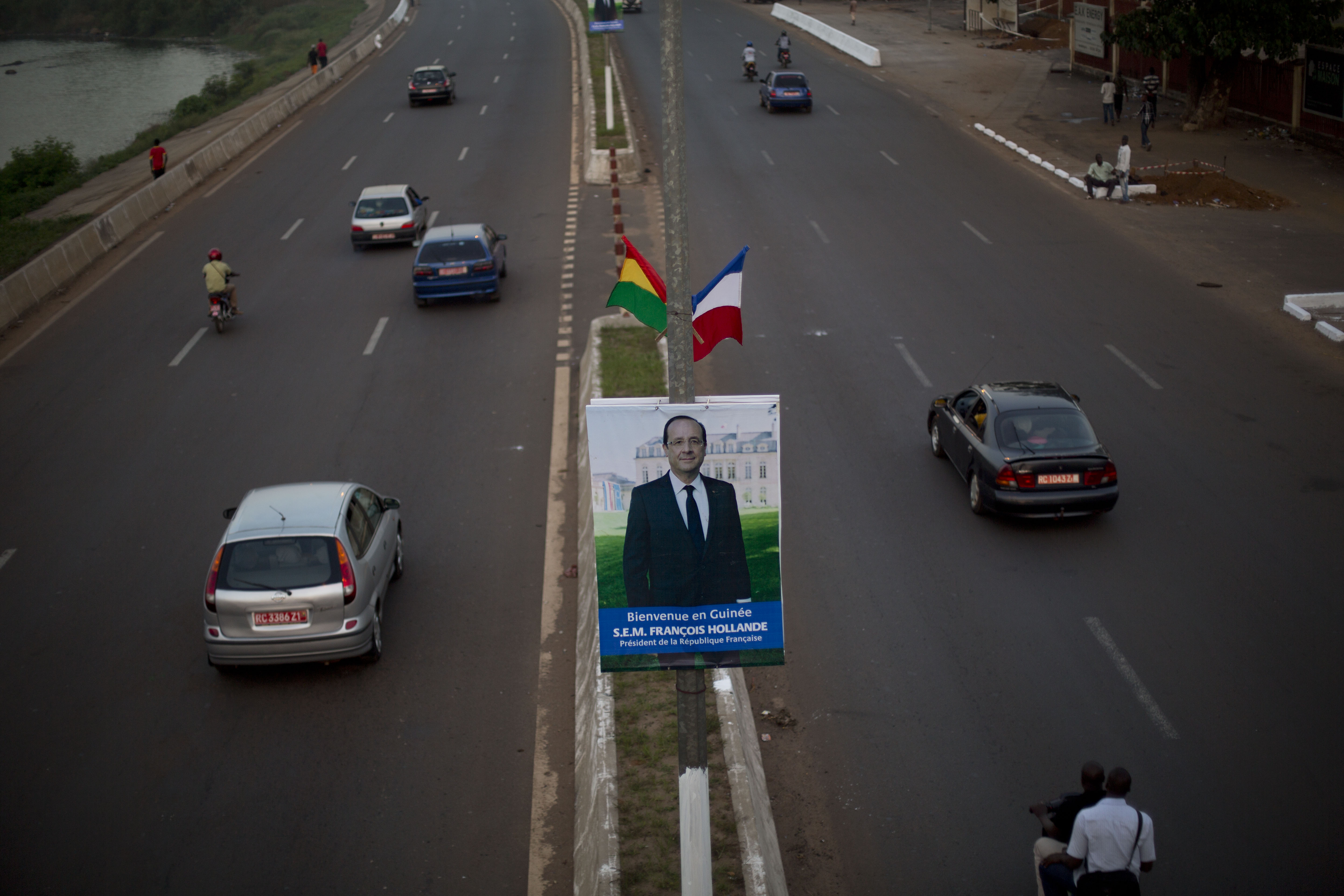Ολάντ: Ο πρώτος δυτικός ηγέτης στη Γουινέα στην μετα – Eμπολα εποχή