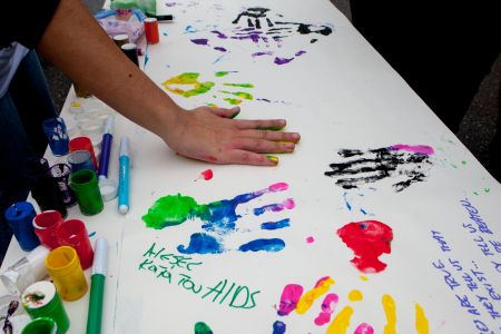 Αίτημα κατάργησης της διάταξης για οροθετικές ιερόδουλες