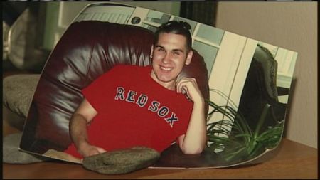 Ο άνθρωπος που οι στάχτες του σκορπίστηκαν σε 100 χώρες