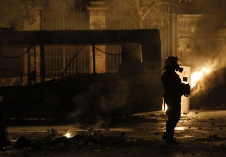 22χρονος Γάλλος συνελήφθη να σπάει κάμερες στο Πολυτεχνείο