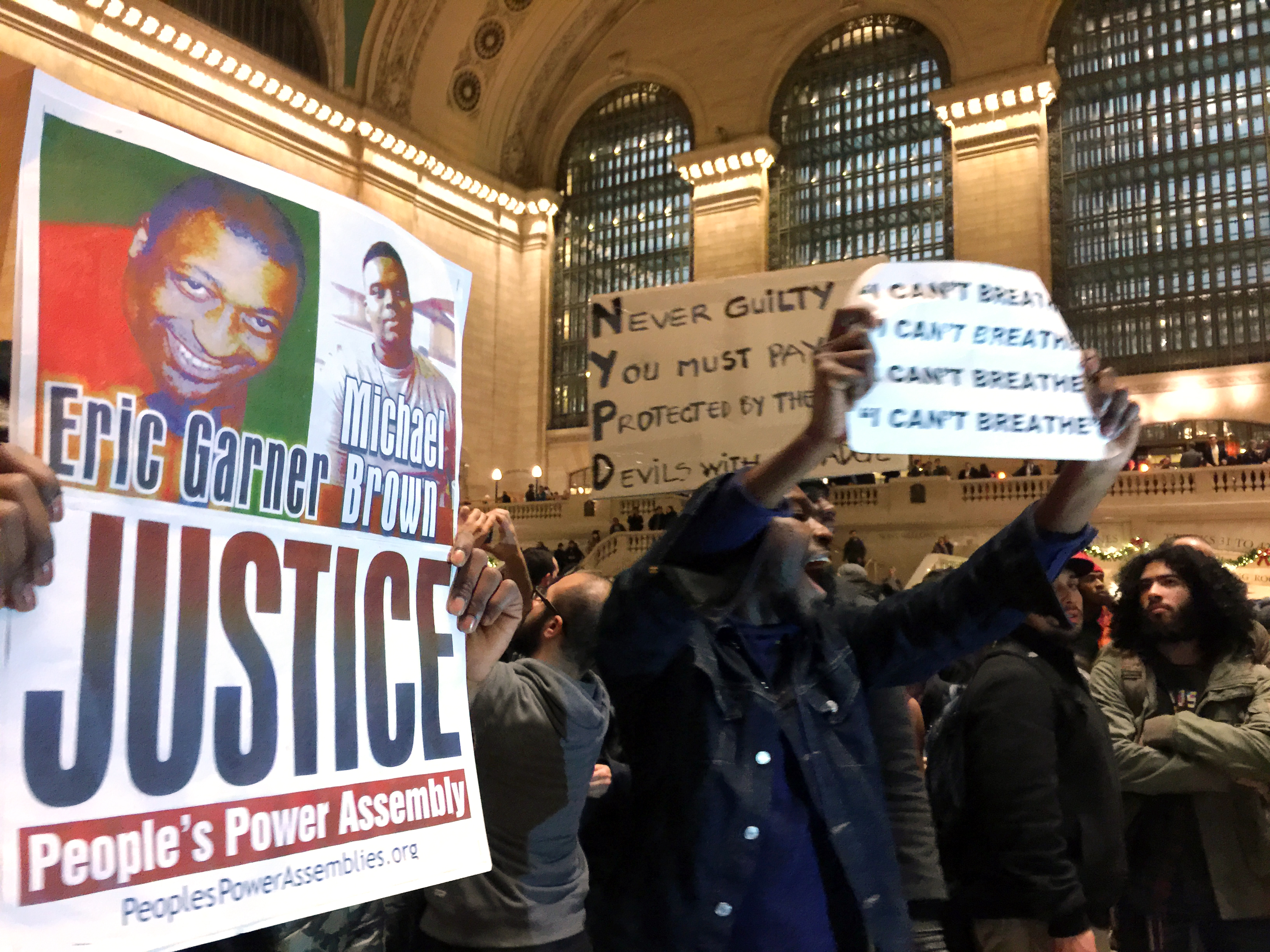 Νέα Υόρκη: Χιλιάδες στους δρόμους για δεύτερο περιστατικό Φέργκιουσον