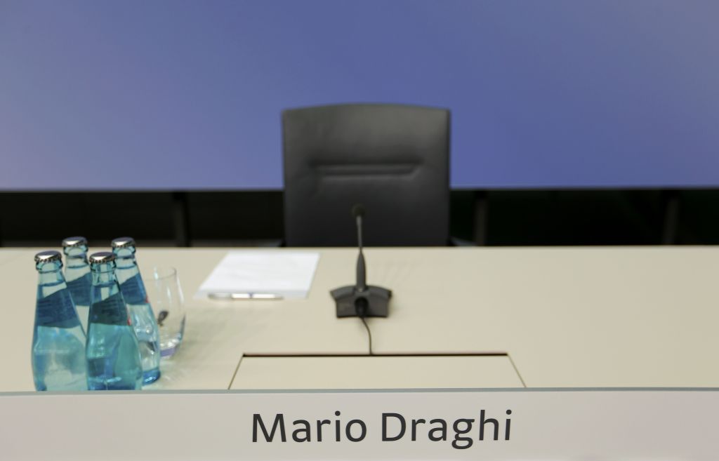 Ντράγκι: Επανεξέταση της στρατηγικής και της σύνθεσης των μέτρων το 2015