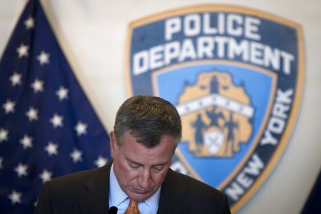 Ντε Μπλάζιο: Απορρίπτει τα περί μαζικής ανυπακοής αστυνομικών μετά τις δολοφονίες