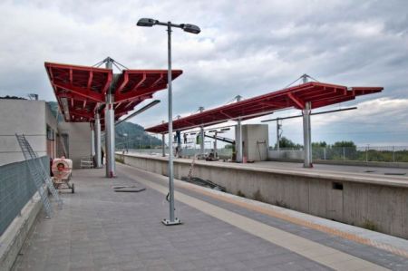 Ο ένας δείχνει τον άλλο για τα 100 εκατ. που παραμένουν στα αζήτητα