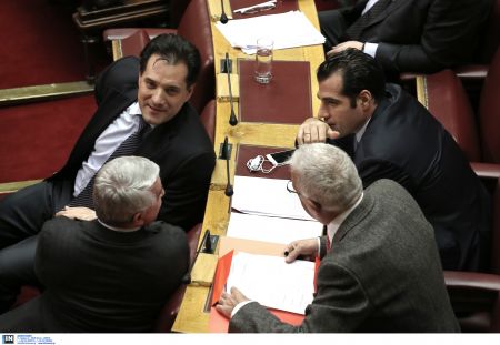 Σημάδια βελτίωσης παρουσιάζει η υγεία του Θάνου Πλεύρη