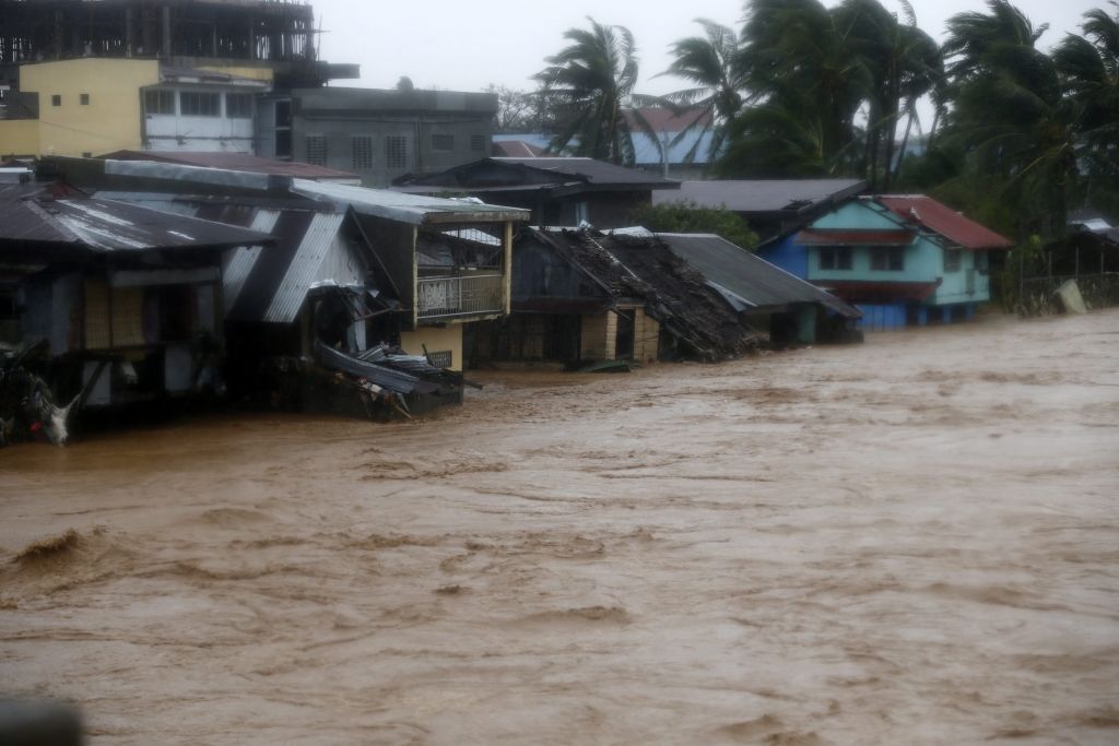 Φιλιππίνες: Μαζικές εκκενώσεις περιοχών λόγω του τυφώνα Χαγκοπίτ