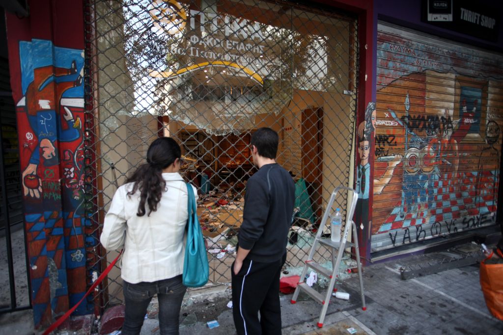 Εξάμηνη απαλλαγή από τα δημοτικά τέλη σε κατεστραμμένα καταστήματα