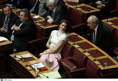 Ψηφίζει Στ. Δήμα η ανεξάρτητη Κατερίνα Μάρκου