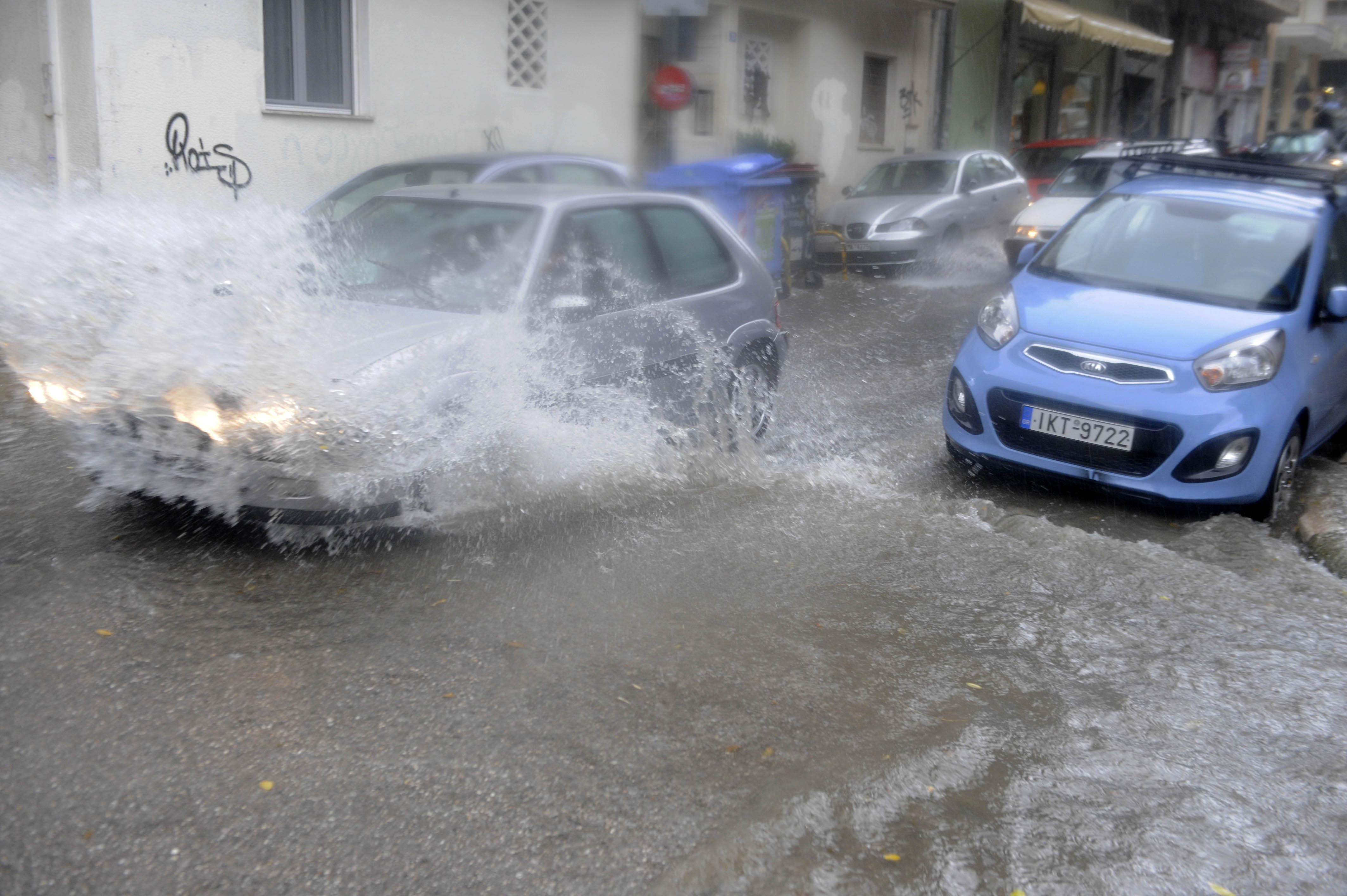 Κυκλοφοριακό χάος στην Αθήνα λόγω της  έντονης βροχόπτωσης