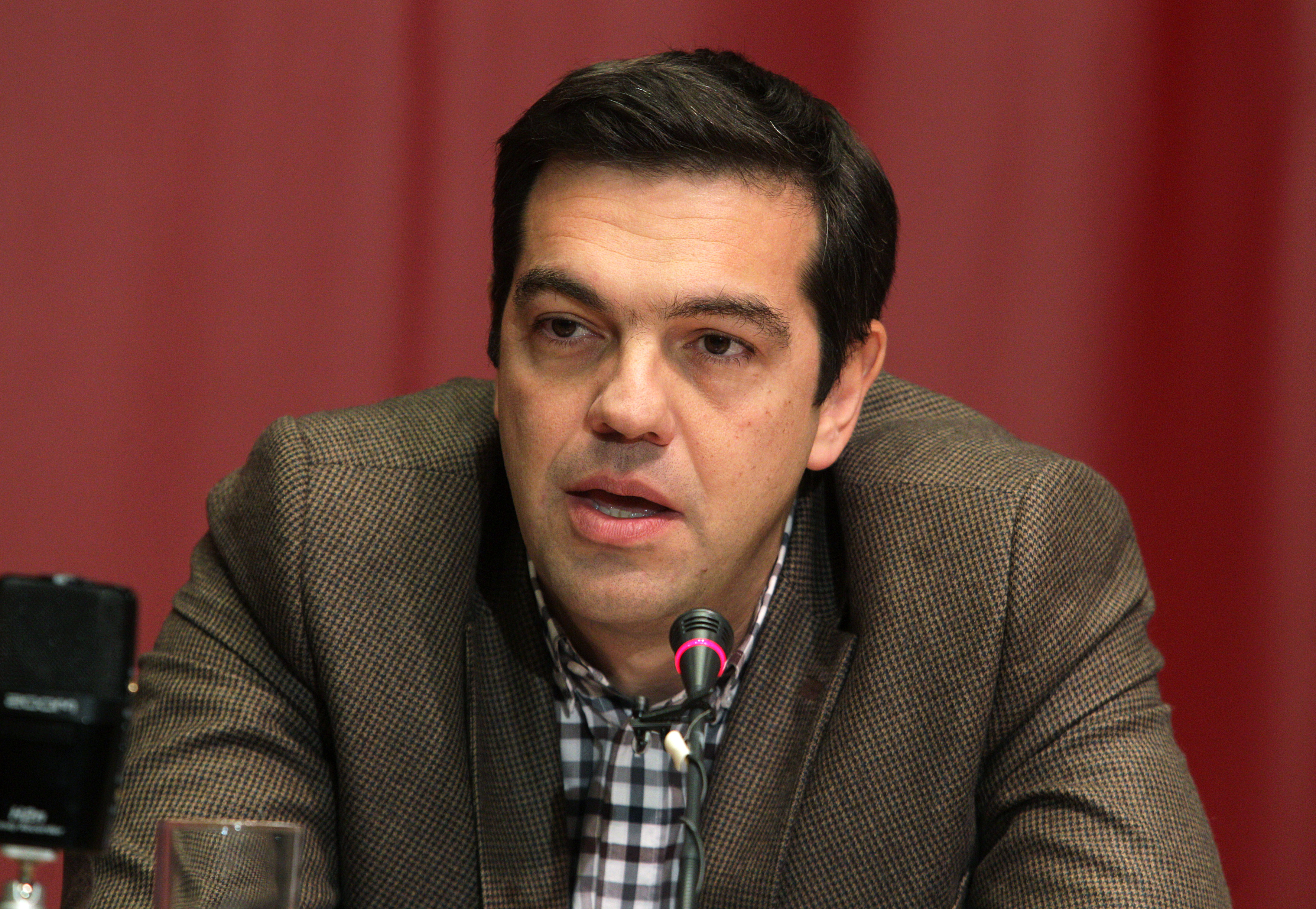 «Να ετοιμαστούν τα νομοσχέδια της κυβέρνησης ΣΥΡΙΖΑ», ζήτησε ο Αλ. Τσίπρας
