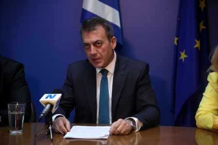 Βρούτσης: Τραγικά τα αδιέξοδα οικονομίας και ασφαλισμένων