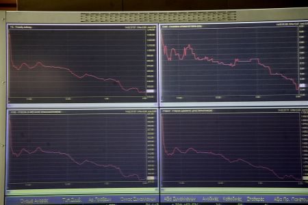 Reuters: Απειλή για το μέλλον του ελληνικού προγράμματος η ψηφοφορία