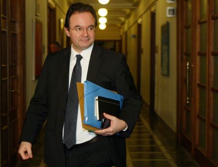 Μαθήματα και απαντήσεις από την παραπομπή Παπακωνσταντίνου