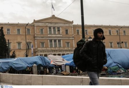 Athens Mayor Kaminis meets with Syrian refugee representatives