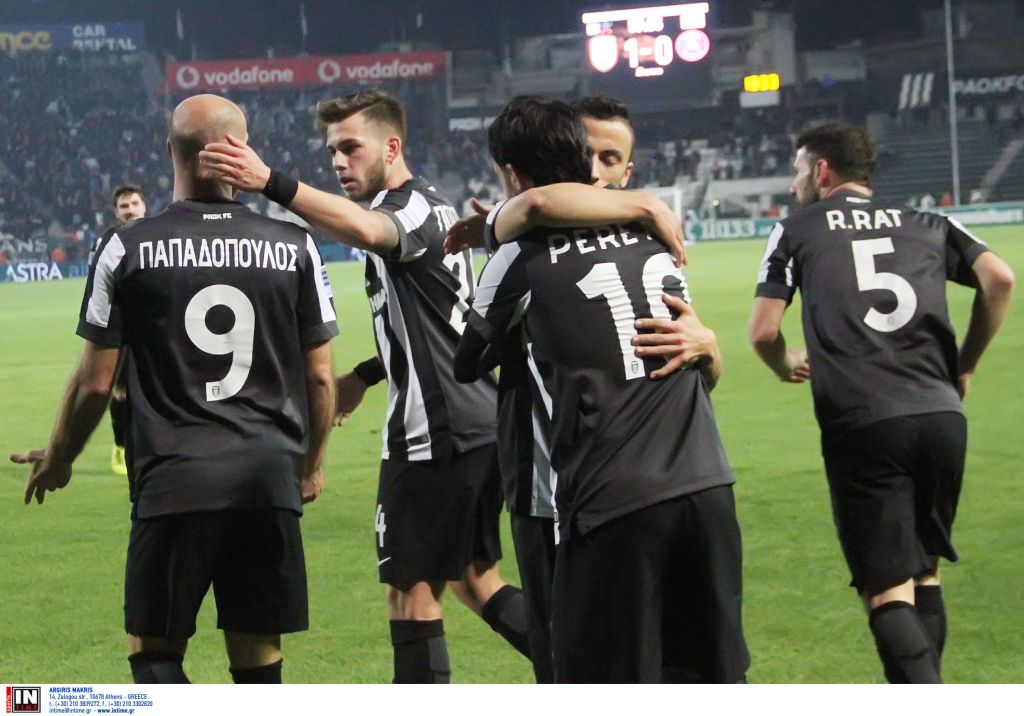 Στα γήπεδα και στην TV