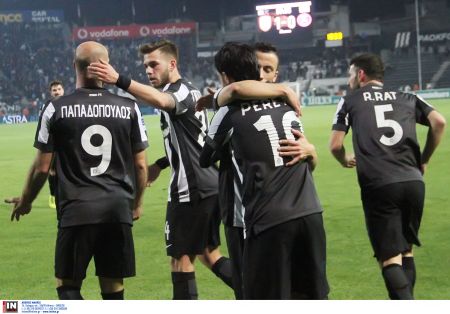 Στα γήπεδα και στην TV