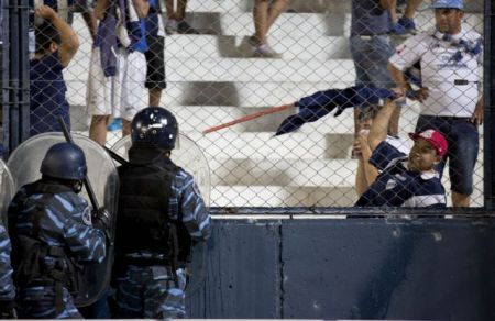 Αργεντινή: Ένας νεκρός σε συμπλοκές χούλιγκαν της Λανούς