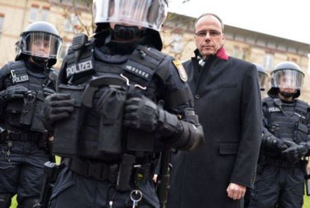 Γερμανία: Συνελήφθη 24χρονος που συνδέεται με την ISIS