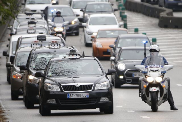 Στους δρόμους… για την Uber οι οδηγοί ταξί