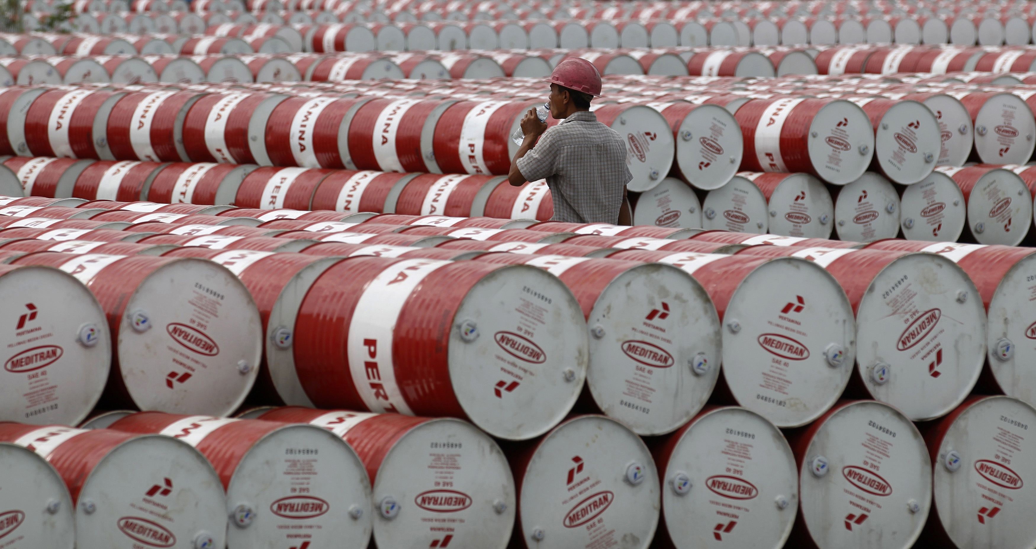Το «φθηνό» πετρέλαιο στηρίζει την ελληνική οικονομία