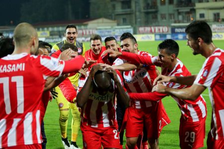 Στα γήπεδα και στην TV