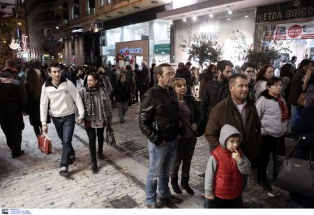 Deutsche Welle: «Πολλοί περαστικοί, λίγες τσάντες»