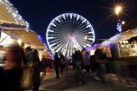Γαλλία: Βαν επεσε σε χριστουγεννιάτικη αγορά – Ενας νεκρός