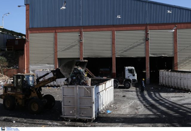 Δυσοσμία πνίγει περιοχές γύρω από τον ΧΥΤΑ Φυλής