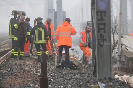 «Σαμποτάζ κατά των τρένων TAV» με εμπρησμό στο σταθμό της Μπολόνια